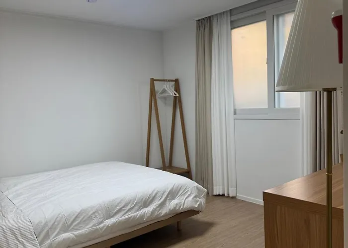Hongdae Entire 3bed 5min To Subway & River 度假居