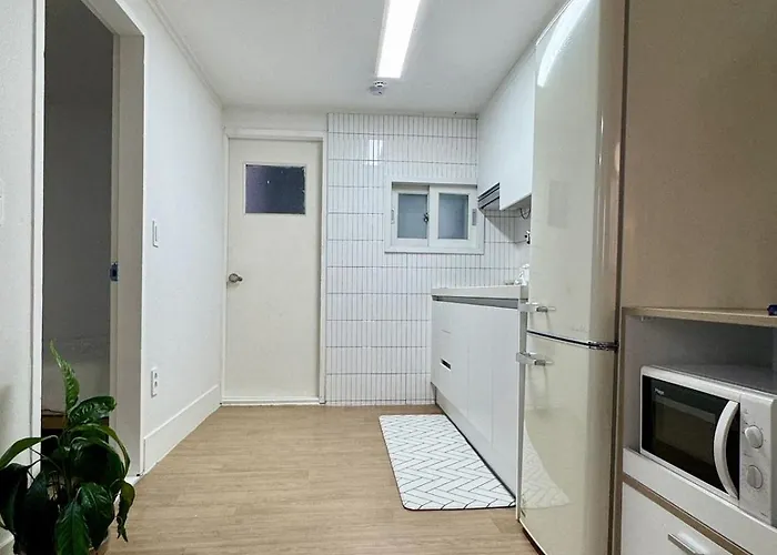 Hongdae Entire 3bed 5min To Subway & River 首爾